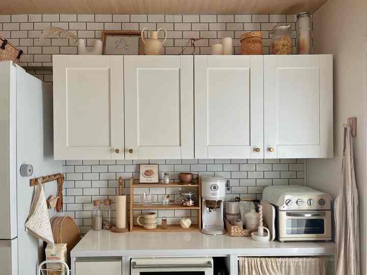 2024.08.20

夏のキッチン🌻
トフィーのかき氷機がインテリアに馴染むからお気に入り🍧


#かき氷 #キッチン #夏インテリア #戸棚 #シェルフ