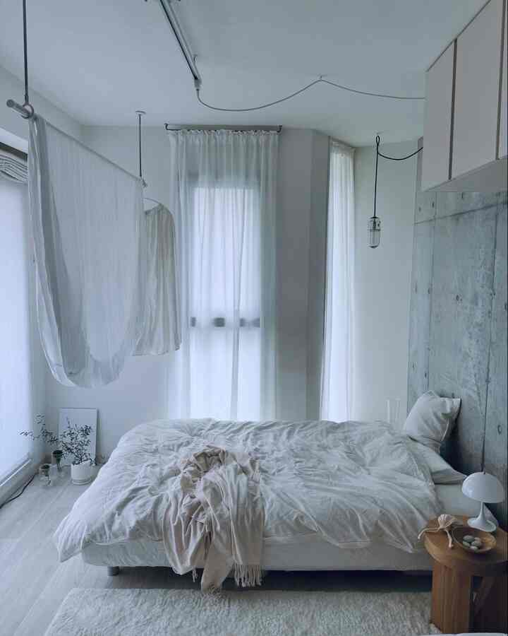 部屋干し用の物干し竿を買いました。
白くてシンプル。
部屋干しの生活感も薄れるかな…。
#物干し竿
#ランドリーバー
#洗濯干し 