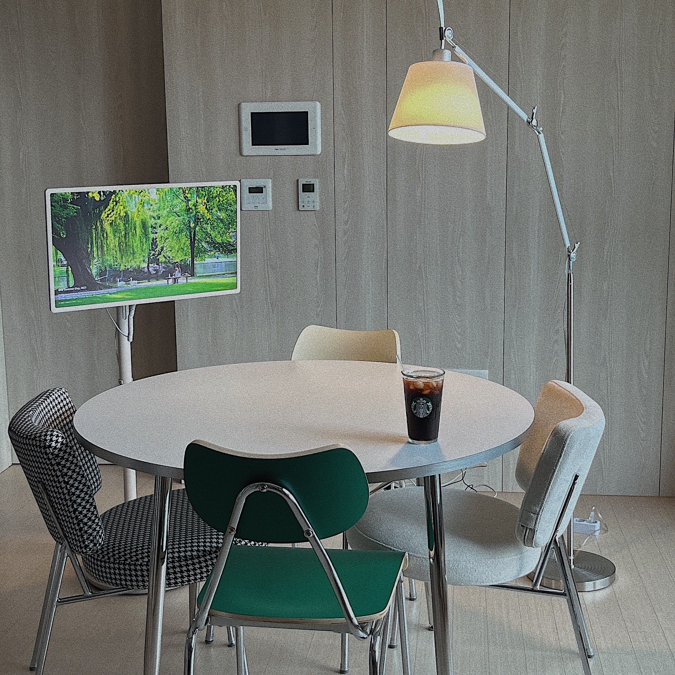 Flow Line Dining Chair user photo