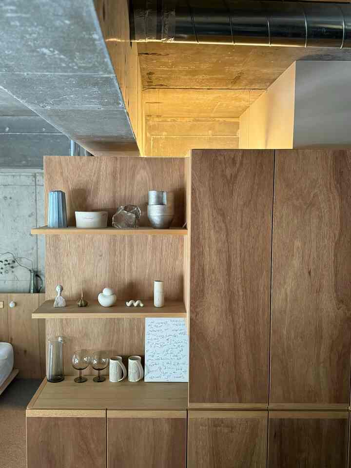 WICの照明をつけた時の違和感が好き💡


#マンションリノベーション
#renovation
#造作棚
#ラワン合板
