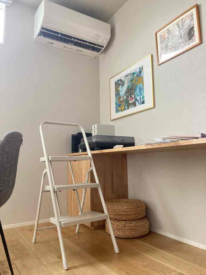 ダイニング横のカウンター

エアコン掃除🧹カウンター掃除🧹

子供たちの絵が好きで
やっと飾れた👩‍🎨

このカウンターは子供たちが
ゲームすることが多いです👍


#カウンター #アートフレーム #IKEA額縁 #ニトリ #ウォーターヒヤシンス