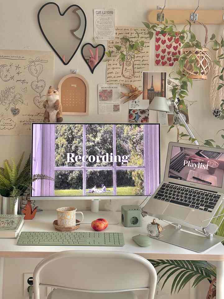 #AD ㅣnew green, LIFE SUM🌿

最近、私のデスクゾーンは素敵なグリーンムードです。

ライフサムのスリムなBluetoothキーボードとマウス
そしてキューブマルチタップは私のデスクテリアゾーンにあります💚

落ち着いたトーンダウングリーン 
ライフサムならではのカラー「セージグリーン」カラーキーボードは 
薄い厚さにさりげなくすっきりとしたデザイン、そして 

低騒音でマルチペアリングが可能で気に入っています🙊🌿

マウスもワンボタンで機器を切り替えることができます。
カーソルをすばやくキャッチする無騒音マウス 
そして片手にすっぽり入るグリップ感まで、💚

キーボードとペアリングしてさらに素敵なデスクテリア完成 

ここではキーボード、マウスなどのきれいな色合いに 
きれいでかわいいデザインのキューブマルチタップを使用します。 
usbタイプを含めて3種類を充電できます。 

感性と利便性の両方を備えた私のデスクゾーン🌿

さわやかでライフサムのセージグリーンムードの中で 
今日は誰よりもじっくり、集中モード🍃

─────────────────
 ♥ @lifesum_official   #키보드  #책상꾸미기   #deskdecor  #무선마우스 