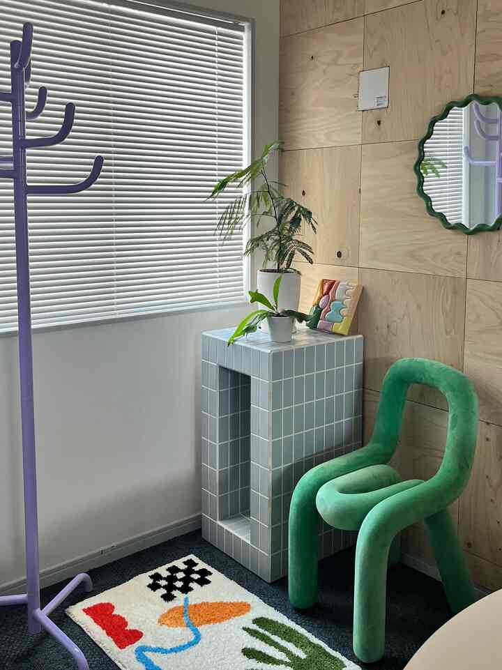 

最近自覚なしに黄緑を多用してることに
気づきました🫛

ちなみに好きな色は意外にも黄色です🌼
でも我が家に黄色が少ない謎🤣

#カラフルインテ #海外インテリア #韓国インテリア #ミッドセンチュリー