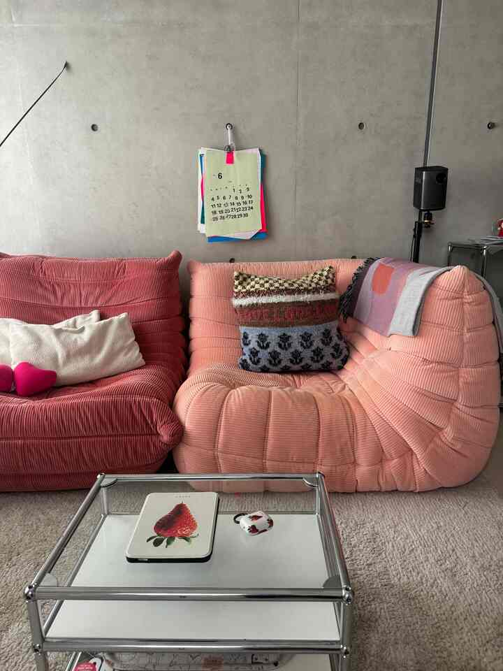 ソファとケース

#ソファ #スマホケース #apple #ligneroset #リーンロゼ #ピンクインテリア #カラフルインテリア