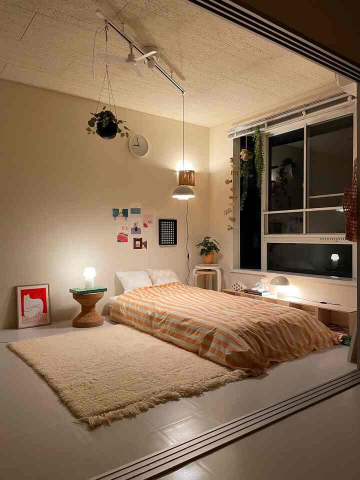 夜時間は、照明で雰囲気を作ってまったり過ごすのが癒しです✨

#ベッドスペース #ベッドルームインテリア #間接照明 #間接照明インテリア #賃貸 #賃貸インテリア 