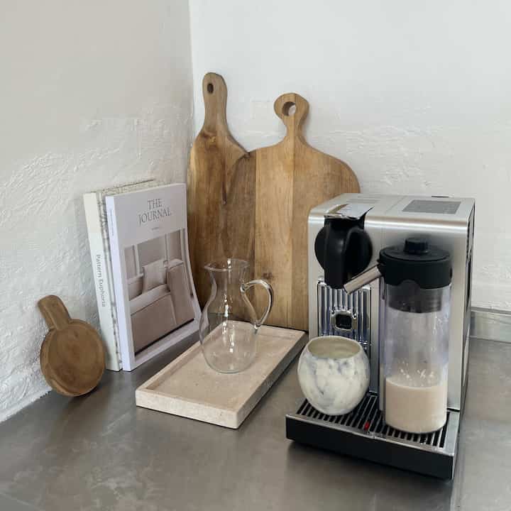 Have a little coffee break ☕️

#コーヒー #コーヒーマシン 
#コーヒーコーナー #コーヒータイム 