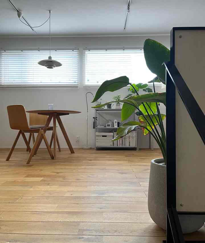 階段登ってのリビング。
#無垢床 #2階リビング