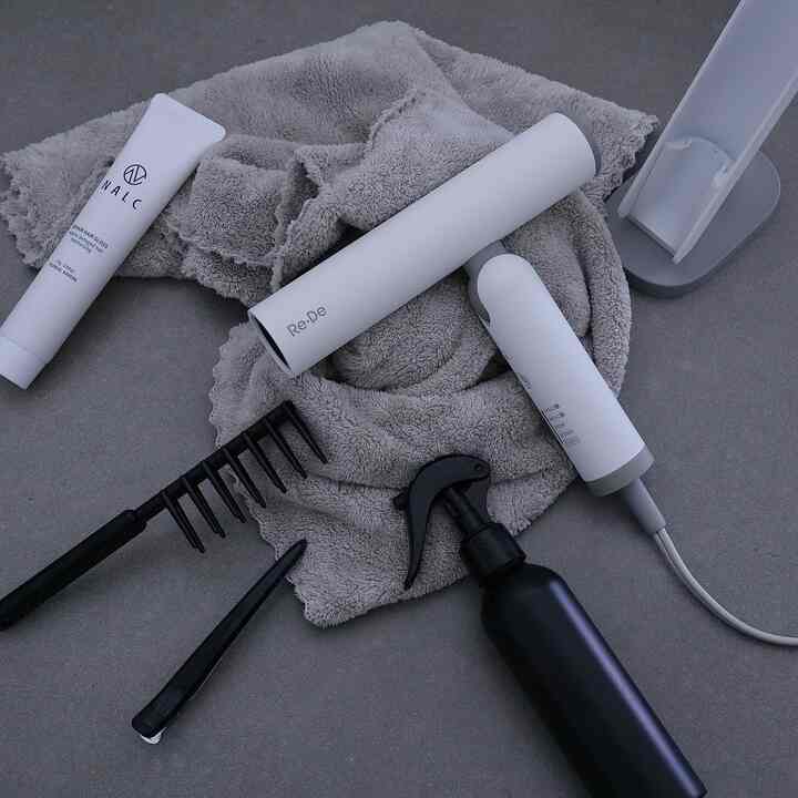 オシャレで軽くて大風量なドライヤー✩


#Re_De
#ReDeHairdry
#リデヘアドライ
#ドライヤー
#ヘアドライ
#美髪ケア
#ヘアケア
#公式アンバサダー
#オシャレ家電
#時短テク 
#日々の暮らし
#暮らしを楽しむ 
#暮らしの記録 
#すきなものに囲まれて暮らしたい 
#好きなものに囲まれた暮らし 
#暮らしの道具 
#モノトーン雑貨
#セリア購入品 
#こどものいる暮らし
#マンション暮らし 
#物撮り
#雑貨スタイリング
#置き画 
#置き画くら部 
#eosm100