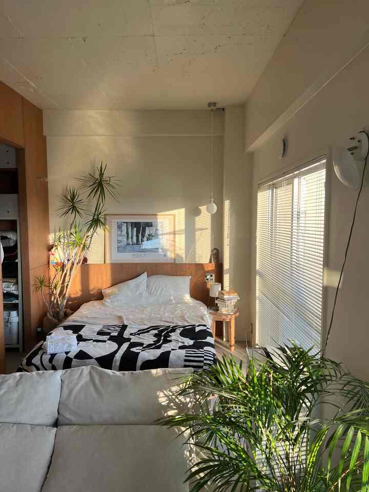 朝の寝室☀️

#リノベーション  #インテリア #インテリア家具 #ヴィンテージ #モダンインテリア #モダンヴィンテージ #インテリア植物 