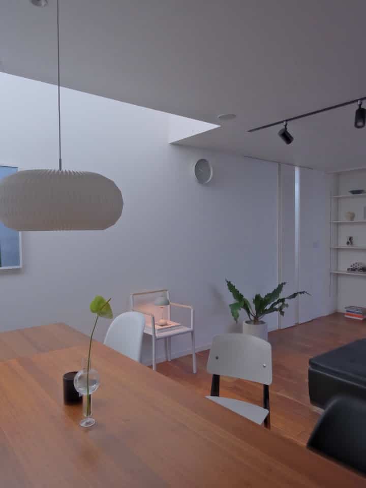Scandinavian modern dining room
#dining room #北欧インテリア #余白のある暮らし
#living with chairs #ドーナツペンダントライト
#panton chair #フラワーポットランプ
#eames shell chair #yチェア #ロナンブルレックポスター #スタンダードチェア #ロープチェア #コルクファミリー
