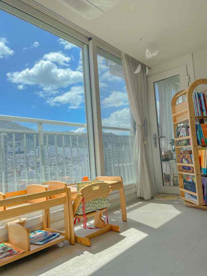 今日は暑いですが、秋の空が訪れました！
青い空と雲がとてもきれいです。 

現代人が空をよく見ないと言います。

今頭を上げて空を一度見てはいかがですか？
美しいです☁️


＃秋の空＃夏のインテリア＃モジュールソファ＃ファブリックソファ＃ソファ＃ソファおすすめ#ホワイトインテリア #ルームデコ #roomdecoration #midcenturymoderninterior
＃お会いしましょう＃お会いしましょう＃今日の私たちの家＃今日のシーン 