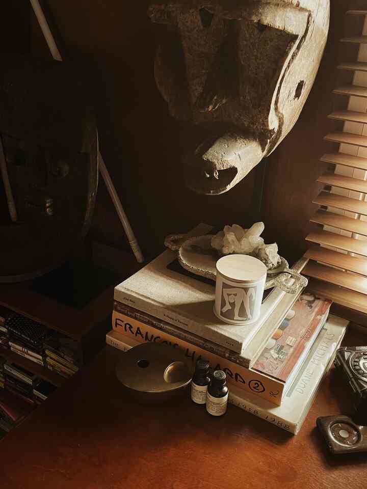 It's forecast to rain soon, but I want to go shopping...

I can't stop wanting things...

#Study #書斎インテリア #ルームフレグランス #鉱物 #民芸 #民藝 #フォークアート