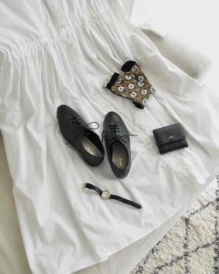 秋はお気に入りのものを身につけて、たくさんお出かけしたい。
アンティークにもあう靴はお気に入り。

#コーデ #アンティークインテリア #ファッション #腕時計 #ラグ #フラットシューズ
