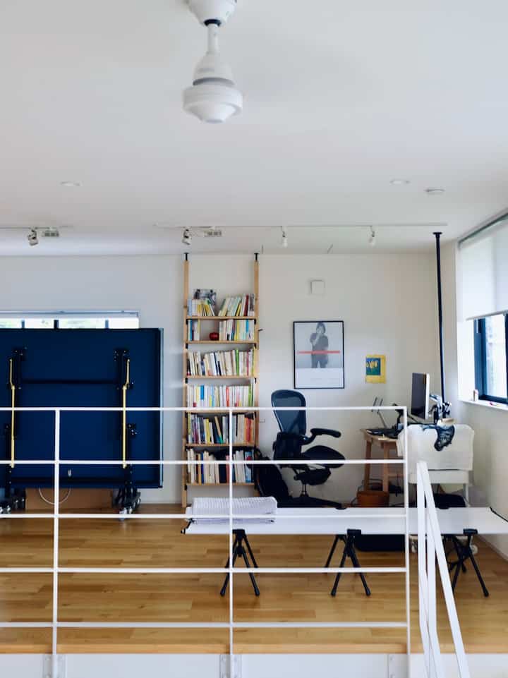 なぜか卓球台のある我が家。今日はお客さんが来るし久しぶりに卓球台出しますかな。
#無印良品の家 #mujihouse #卓球台のある家 #pingpong