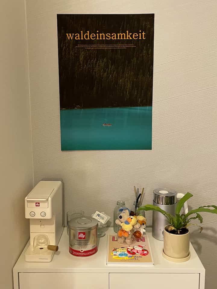 我が家のカフェスペース☕️ in the night.🌕

#おうちカフェ #カフェインテリア #カフェインテリア #illy #エスプレッソマシン #アートポスター