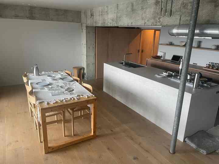 オフの日午前中からゆっくりブランチを。
ダイニングもキッチンも掃除して、
スッキリした空間で気持ちも整える◎

#ダイニングルーム
#キッチン
#ブランチ
#テーブルコーデ
#リフォーム
#ダイニングテーブル
#ダイニングチェア
