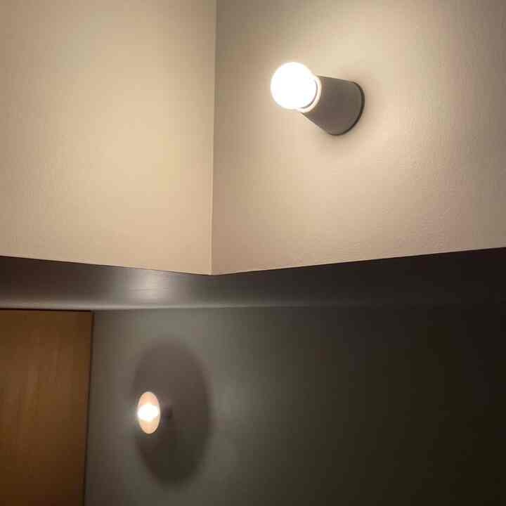 階段壁に建築ソケット。
#建築ソケット
#newlightpottery
