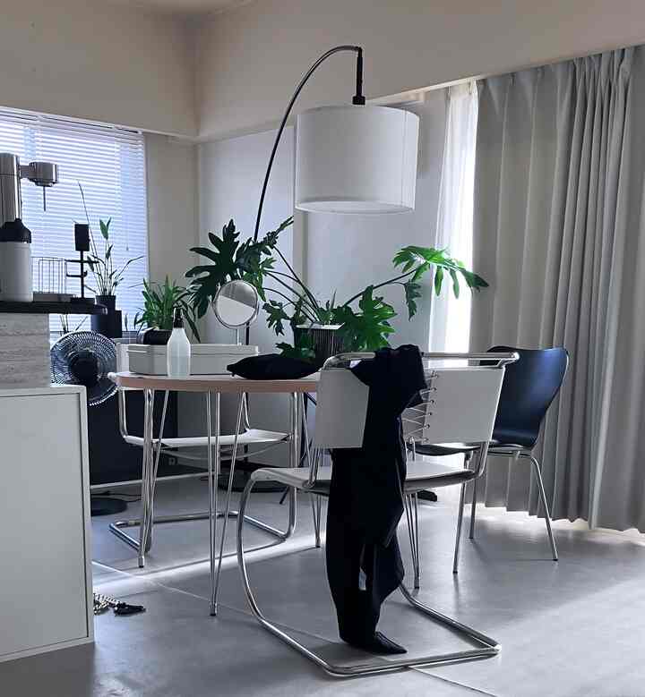 ダイニング
模様替え中
#ダイニング #ダイニング照明 #ダイニングインテリア #模様替え中 #無機質インテリア #無機質 #ikea #IKEA照明 #デザインチェア #ステンレス #セブンチェア #観葉植物 #aarke #H&MHOME #シンプルな暮らし #シンプルなインテリア #マンションライフ