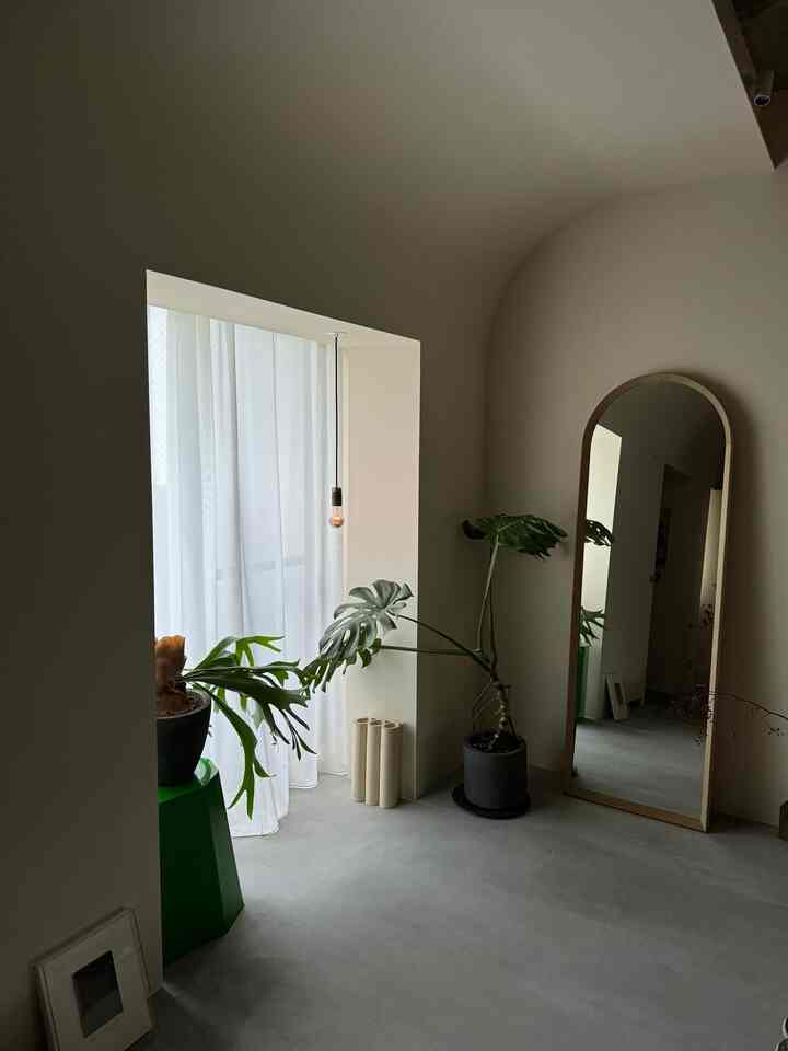 暑さに負けず植物は元気◎


#マンションリノベーション
#モルタル玄関
#植物のある暮らし
#コウモリラン
#モンステラ