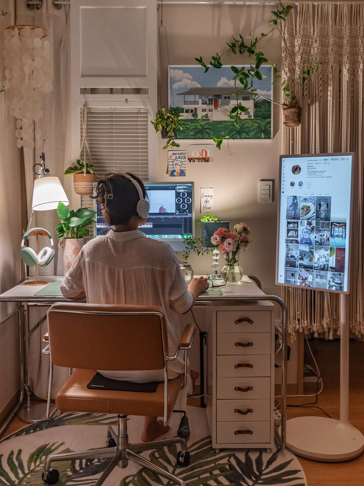 short form carousel card thumbnail