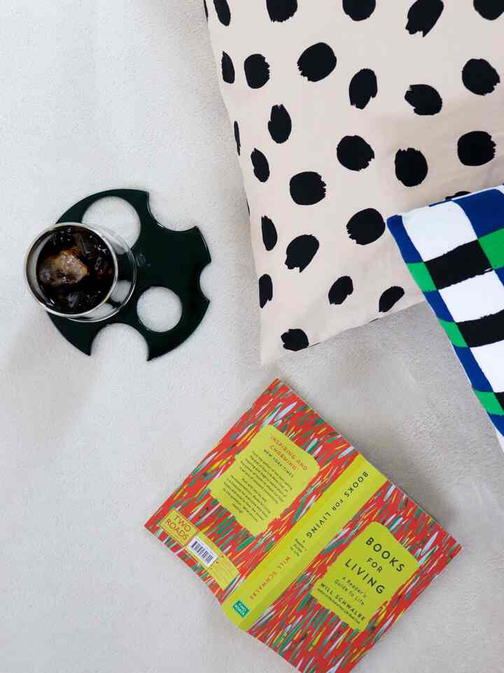 An additional item to the fabric coordination from the other day

I made a plate myself, so I tried using it as a coaster

It's just the right size, so it can be used for display

It looks good just as it is

#handmade #リビング小物