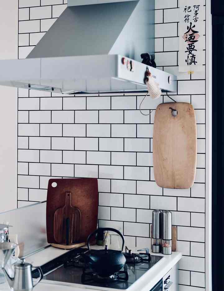 エドワードウォールのまな板を棚の奥の方にあったのを見つけたので、外に出したんですが、うちまな板がけっこうたくさんあるのだな。
先日無印で小さいのも買ったばかりでしたが…

#無印良品の家 #無印良品 #edwardwohl 