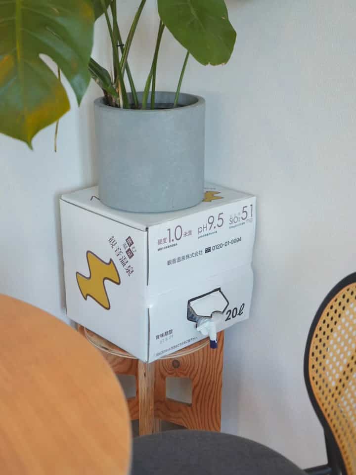 20Lで1900円の温泉水。これが我が家のヒット上品！！！すぐ飲めるって最高👏ちょっと見た目があれなので、なんとなく隠してます😂
#ウォーターサーバー #温泉水