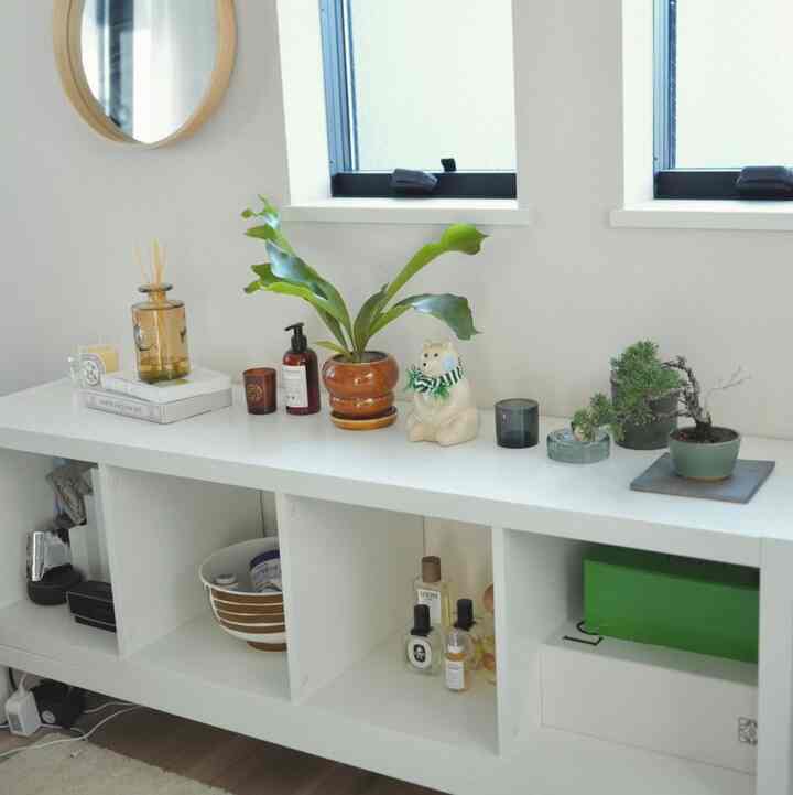 I enjoy rearranging the display shelves in my living room from time to time 🤫🤍
#ikea #kallax #収納棚 #ディスプレイ棚