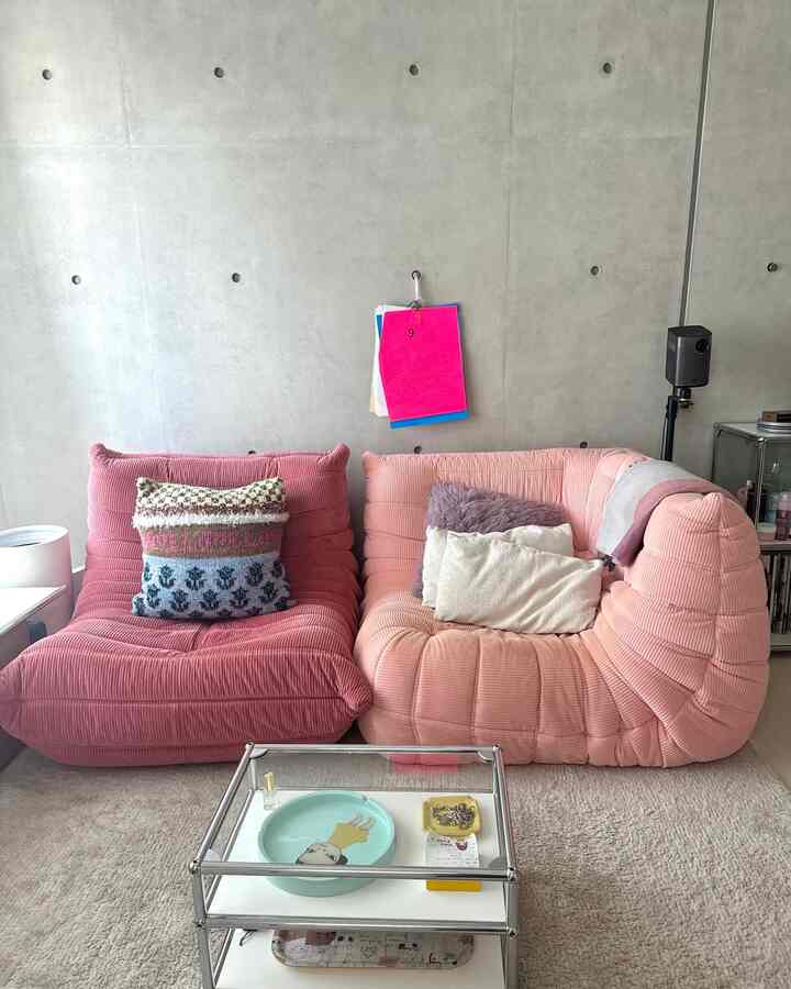 久々にスッキリ、シンプル

#ligneroset #リーンロゼ #カラフルインテリア #ソファ #インテリア #賃貸インテリア #ピンク #ピンクインテリア