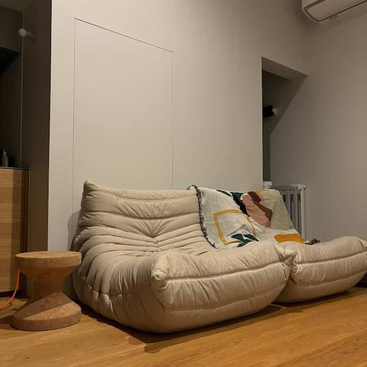 模様替えしたけどとてもいい。
置き場所の自由度が高いところがトーゴのいいところだと思う。
#ligneroset
#togosofa
#vitra
#corkfamily
