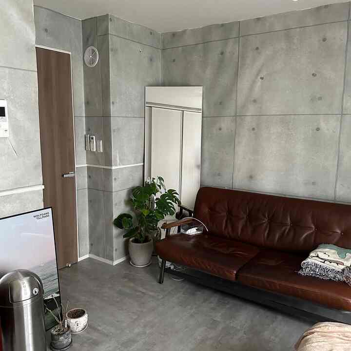 お気に入りのローテーブルを手放しました。
新しい所でも愛されているといいな。
かなりお部屋がもの寂しいので新しいテーブルを手に入れたい所です。 #リビング拡張 #ミニマリストインテリア 