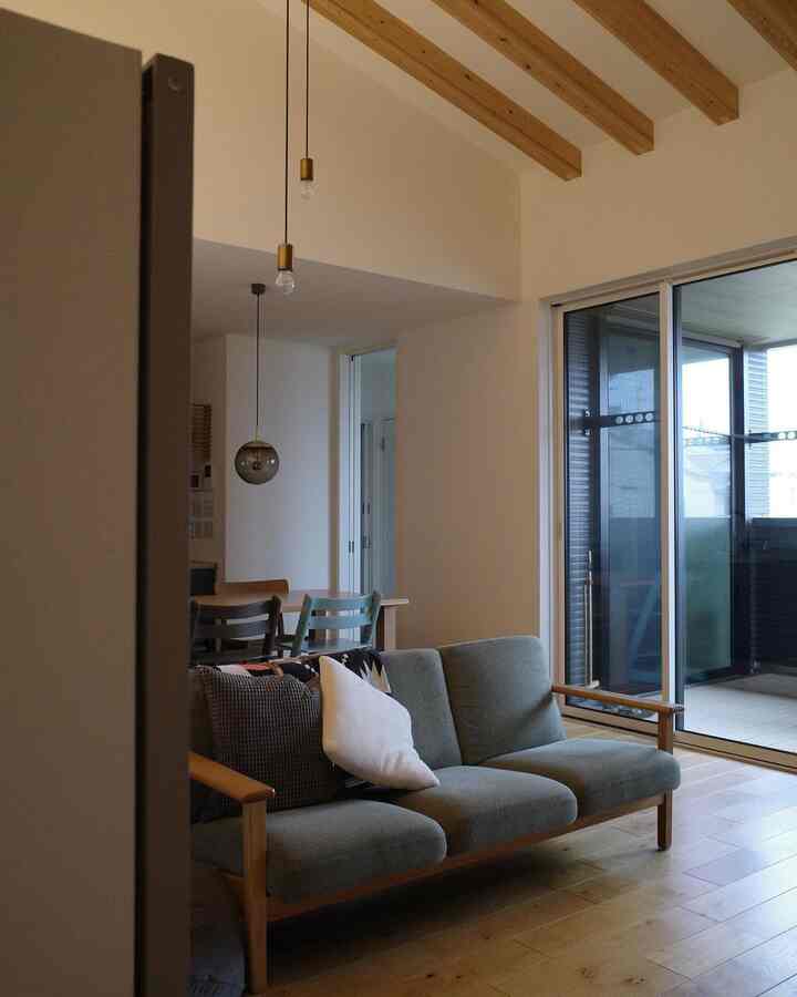 いつもの何気ない景色
急なことに、今は付き添い入院中で家にしばらく帰れずにいるので、何気ない家の景色がとても沁みる…
#リビング #帰る場所 