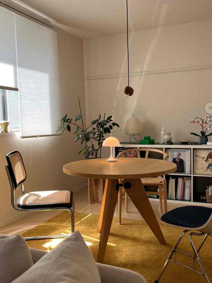 午前中は明るいダイニング🔆
#ゲリドンテーブル
#チェスカチェア