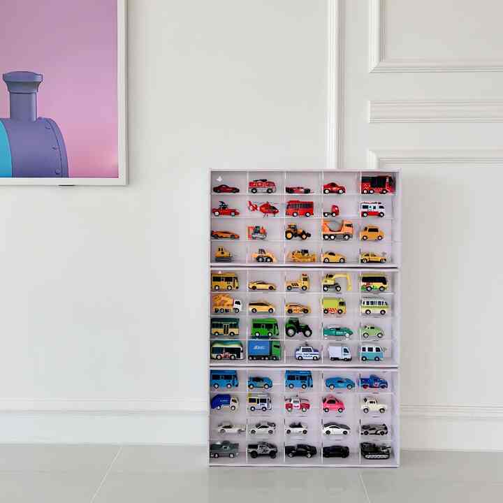 #오늘장면한컷 

My son shed tears because he didn't have the sky-blue ready-mix concrete that he didn't play with among these many mini cars
(It turned out that he didn't bring it from the dormitory)
⠀
The child remembered it all in his head
⠀
⠀
#Toy organization #미니카정리 #장난감수납
#Figure organization #피규어장식장 #아들육아 
#Son's room decoration #아이방정리 #육아일기 
#Kids' room decoration #아이방인테리어 #육아
#Organizing storage #정리템 #정리팁 #육아일상