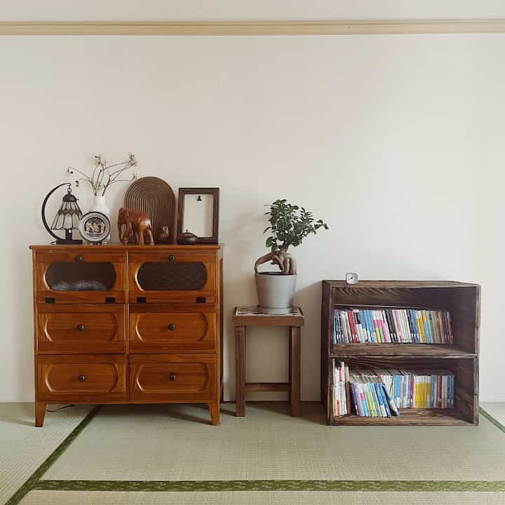 本棚として、りんご箱を2箱買いました📦
和室のインテリアにぴったりです♡


#和室インテリア #アンティークインテリア
#ヴィンテージインテリア #古道具 #りんご箱