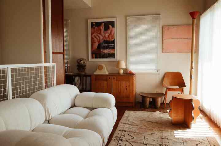 家具が増えると、その状態の空間に必要な色や形、質感が見えてきて、
それまで見えていなかった欲しい物が増えていく、その無限ループで物欲が止まらない…😵‍💫

もっと青とか緑系の色味を足していきたいな

#ミッドセンチュリー #ミッドセンチュリーモダン #ヴィンテージ #ポストモダン 