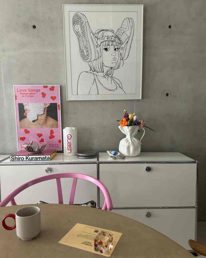 ピンクダイニング 

#カラフルインテリア #フラワーベース #フラワーブーケ #レゴ #lego #ブーケ #yチェア #アート #モールテックス #モールテックステーブル #丸テーブル