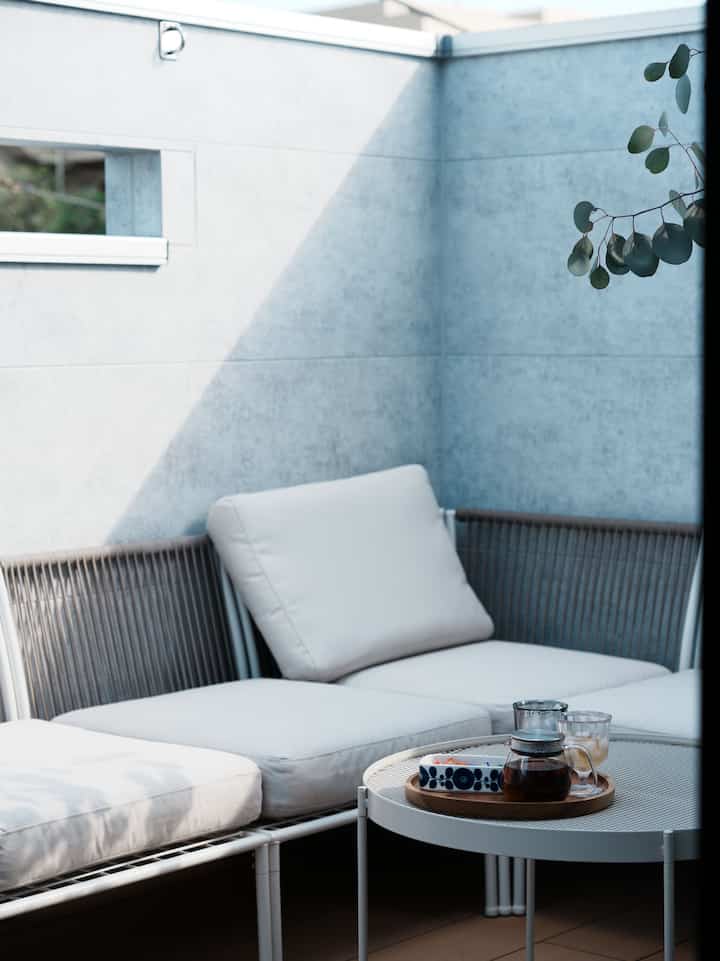 涼しくなって来たので、久々にバルコニーでティータイム🫖

#IKEA #外用ソファ #バルコニー #ティータイム 