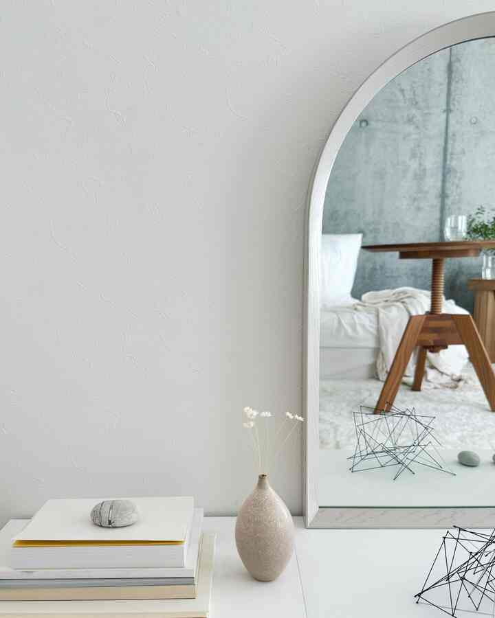 ぽってりした形と色味の素敵な一輪挿し

ドライフラワーが最初からついているのだけど

ブーケの残りを
ちょこっと飾ったり

美しいものはそのままでも絵になります◎
#kasasagido
#フラワーベース
#一輪挿し


