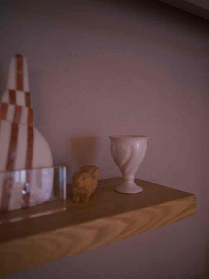 カップボード飾り棚
お気に入りの小物たちをご紹介
古道具はアンティーク家具のお店で買ったり、フリマアプリを探し漁ったりして見つけています。
愛着がわきます。
#カップボード飾り棚 #古道具 #小物インテリア 