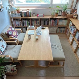 #감성북테리어
모든 공간이 서재인 우리집📚
책에 둘러쌓여 있으면 기분이 좋거든요:)
독서의 계절 가을!
다시 고전에 푹 빠져보려고 합니다🫶
#제이제이홈 #거실서재화 #거실서재 #책육아 #서재 #작업실 #아이방 #책장 #무인양품 #서재꾸미기 #플랜테리어 #책 #독서 #독서대 #조명 #테이블 #러그 #아르떼미데 #이케아 #플로어스탠드 #리모델링 