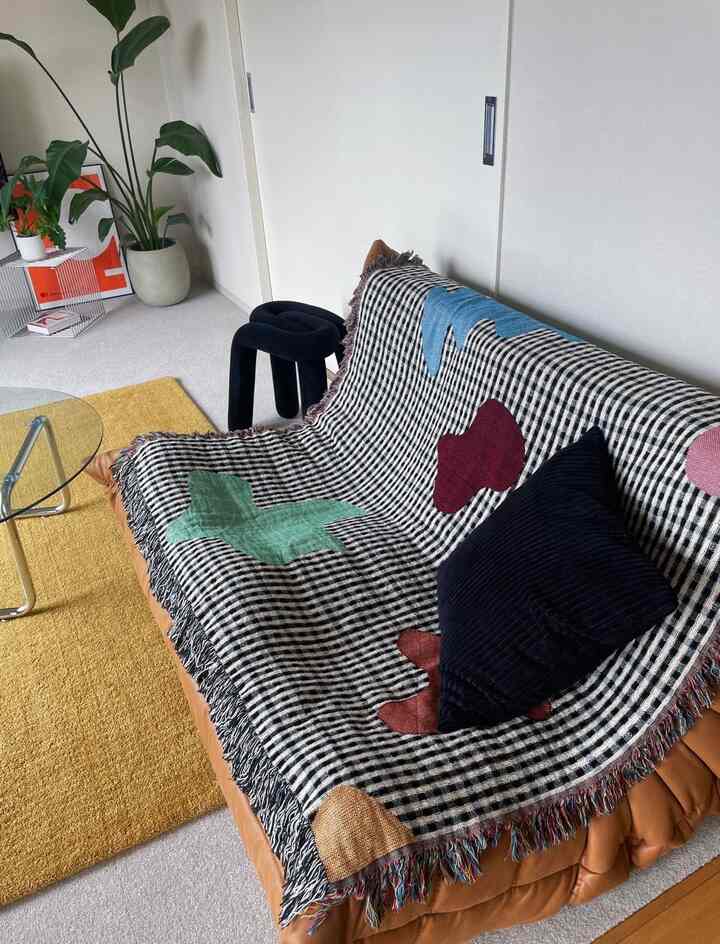 #リビングルームソファ #リーンロゼ #ブランケット #ファブリックインテリア 