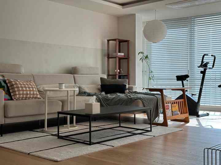  #선반장 #선반장추천 #바이리네 #바이리네소파 #제이콥소파 #패브릭소파 #패브릭소파추천 #이씨라메종 #이씨라메종러그 #소파테이블추천 #도잠 #도잠선반장 #sabang선반장 #아파트인테리어 #hay조명 #ricepapershade #구정마루 #원목마루 #원목마루인테리어 #맞팔 #일상 #집꾸미기 