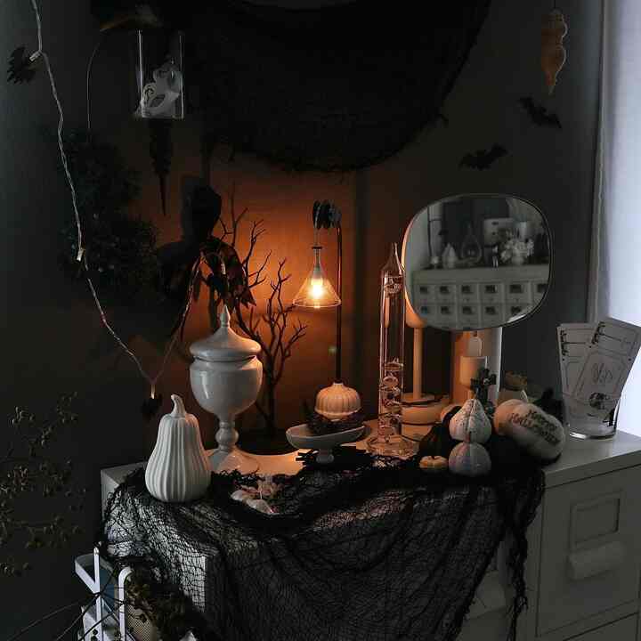 This one is also Halloween-themed...

#Thanksforyourwork
#Halloween
#Halloween
#Halloweeninterior
#Halloweendisplay
#MonotoneHalloween
#monotone
#Seria
#100yeninterior
#PetitDIY
#Ilovetableware
#Lifewithtableware
#NaoiManami
#Livingroominterior
#Dailylife
#Enjoyinglife
#Recordoflife
#IwanttolivesurroundedbythingsIlike
#LifesurroundedbythingsIlike
#Mixedinterior
#Lifewithantiques
#Lifewitholdthings
#Lifewithantiques
#Longingforforeigninteriors
#Interiorlover
#Livingtools
#Monotonegoods
#Livinginanapartment
#Apartmentinterior
#eosm100