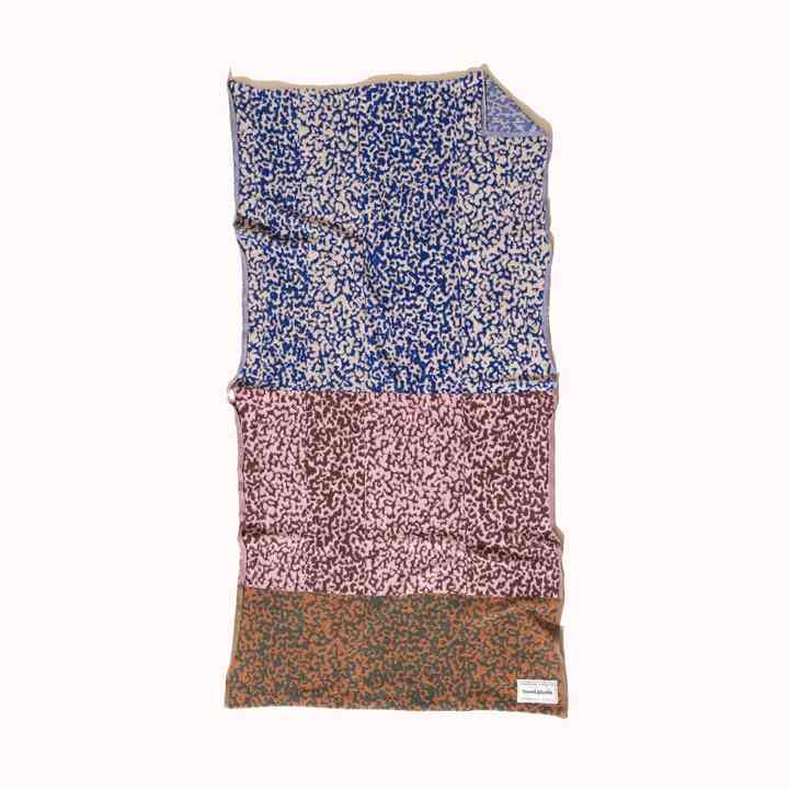 Noisy Camo Bath Towel | Multicolor バスタオル
