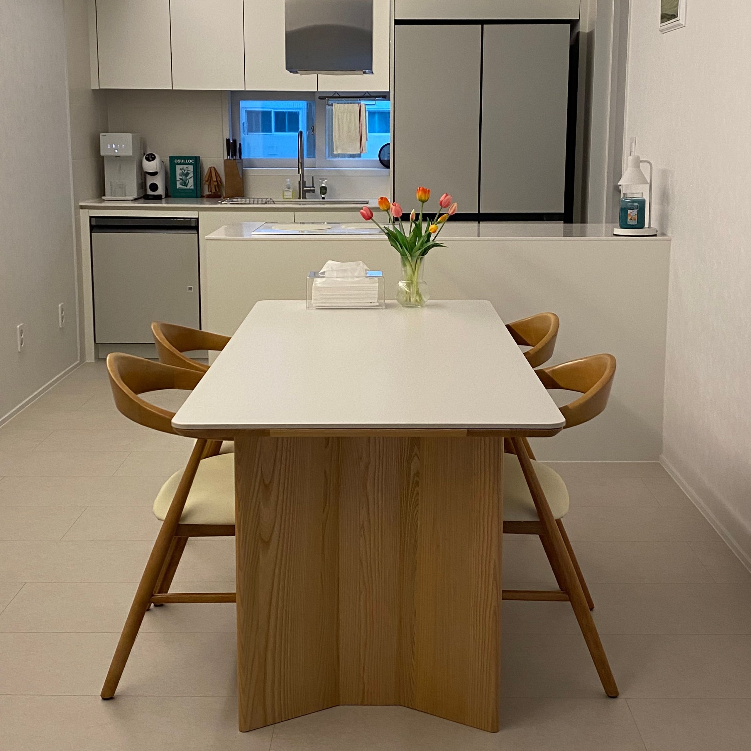 Reversible Ceramic Rectangular Dining Table user photo