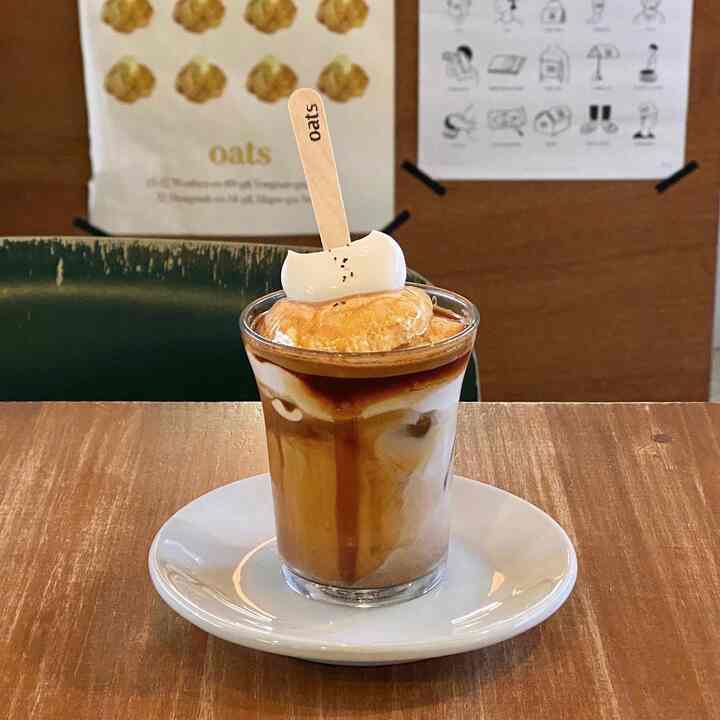 Do you like cream coffee?🫧

I really like cream coffee, so I visit the top 3 cream coffee cafes in Seoul, and I always try cream coffee when I go to a cafe. If you're craving a sweet cream coffee on a cool day, I'll recommend 5 cream coffee restaurants that I've picked! 🫶🏻

📍Ots Coffee (Yongsan, Sangsu)
📍Coffee Shop Donggyeong (Mangwon, Yeonhui)
📍Camel Coffee
📍McCoy (Yeonnam, Hannam)
📍Milestone Coffee (Hannam, Sinsa, Seongsu)

#ftc10story #나를소개합니다 #크림커피 #커피맛집 #카페인테리어 #빈티지인테리어 #빈티지소품 #카페소품 #핫플레이스 #콘수프기록