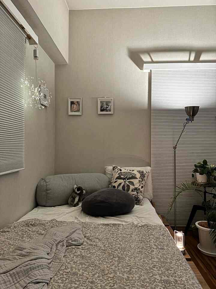 Just by changing the lighting direction, the view changes and the mood changes.

#Bed area
#Living room interior