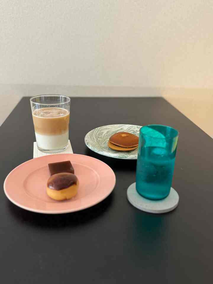 HAYのプレートは映えるのでおすすめ

無印良品のコップはシンプルで💯

Momaデザインのコップは割れないので使いやすい！

#食器　#HAY #無印良品 #食器おすすめ 