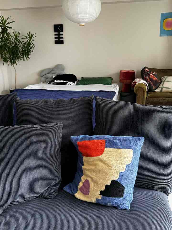 coldpicnicのクッションカバー🤍
アメリカの公式サイトから英語で注文したけどちゃんと届きました笑。

#クッションカバー #IKEA #韓国インテリア　#coldpicnic #クッション